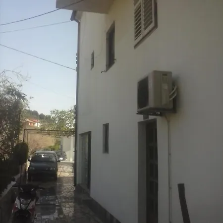 Appartement With Parking Space Banjol, Rab - 11021 *